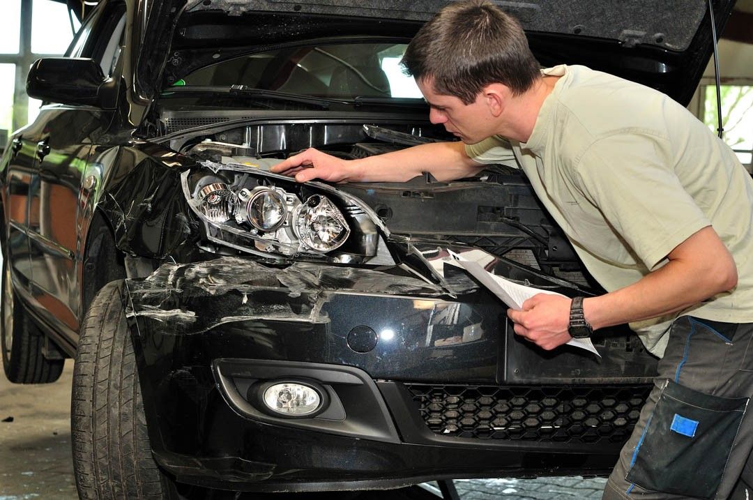 The Automotive Collision Repair Market Is Estimated To Witness High Growth Owing To Increasing Vehicle Accidents and Growing Adoption of Advanced Technologies