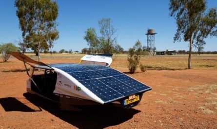 Fin-Topped Solar Car
