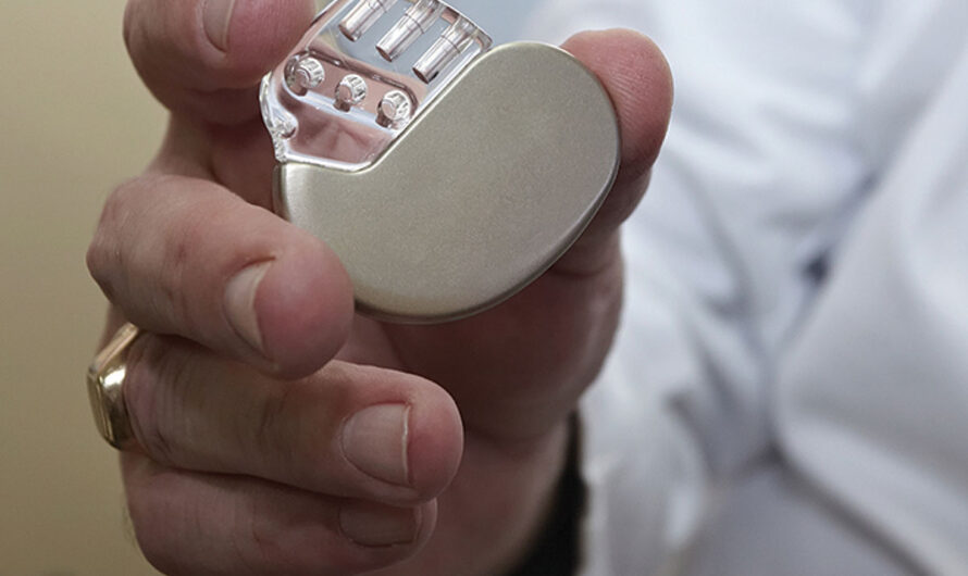 Implantable Device Enhances Longevity of Drug-Producing Cells