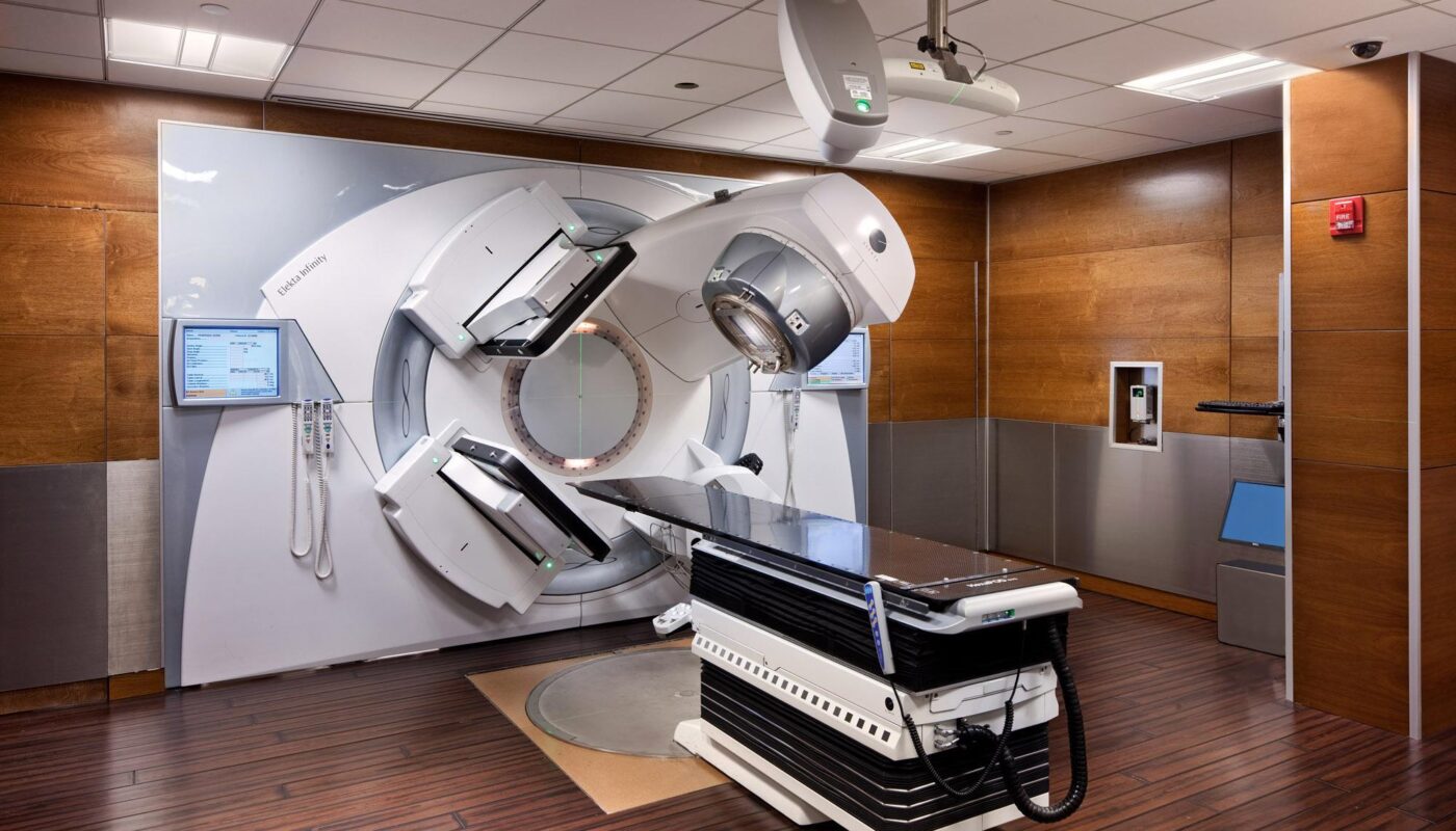 Linear Accelerators for Radiation